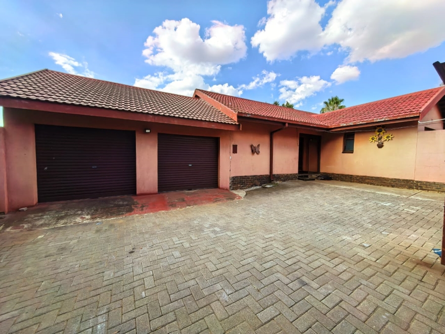 To Let 3 Bedroom Property for Rent in Vaalpark Free State
